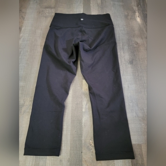 Lululemon wunder under crop size 8 - Picture 4 of 5